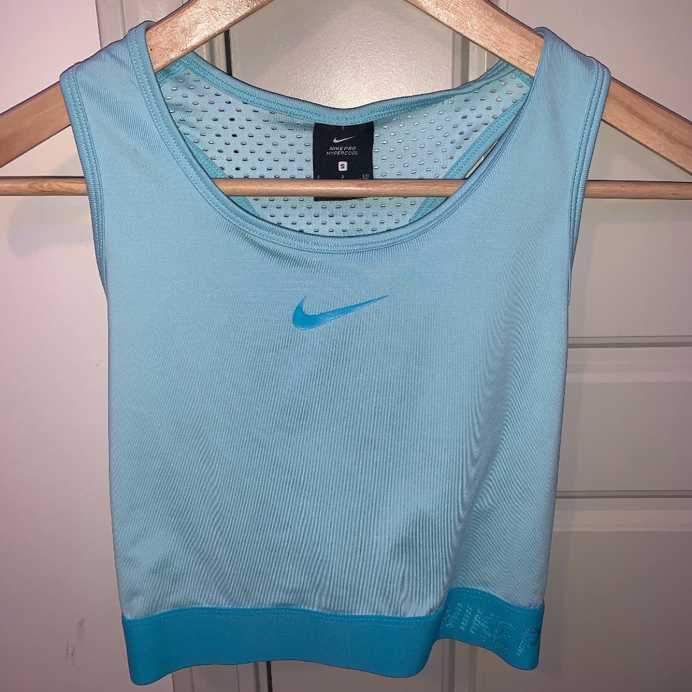 Nike Workout Crop Top